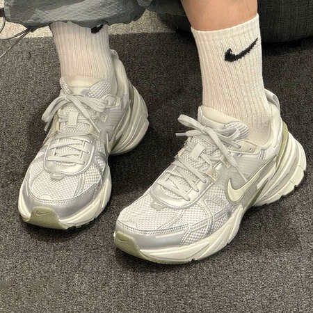 耐克（NIKE）女鞋2025V2K RUN复古跑鞋休闲厚底老...