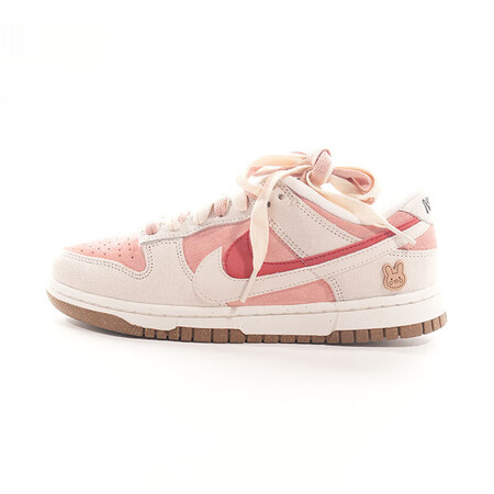 耐克（NIKE）球鞋定制Dunk LowSE蒸汽兔年限定兔子...