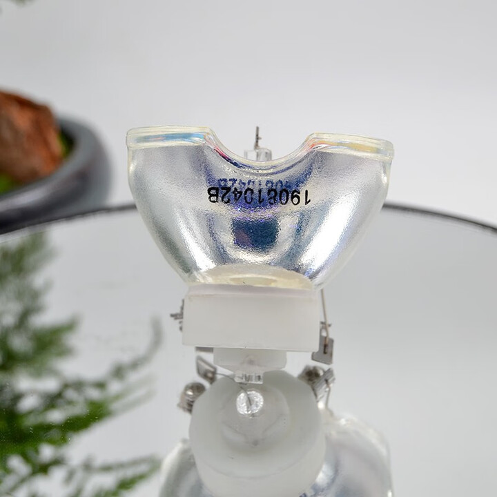 集大成适配 松下投影仪灯泡PT-BX621C/BX630C/BX660C/BZ570C/BW550C/BX50C/BX520C/LAV200C/LAV400C 集大成品质灯泡带架子【灯泡+灯架+芯片 快速更换】 PT-BW43C