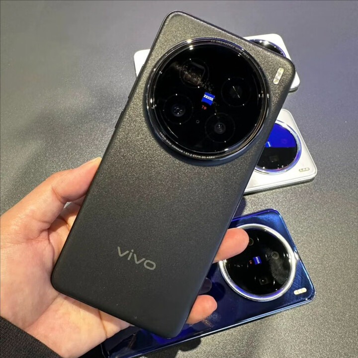 vivoX200pro 展样机  蓝晶 × 天玑 9400 蔡司 2 亿 APO长焦 6000mAh 蓝海电池 5G 手机 辰夜黑 5G_12GB+256GB