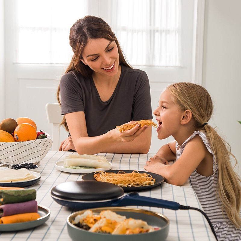 摩飞电器（Morphyrichards） 薄饼机卷饼机电饼铛家用多功能早餐机春饼机千层饼锅烙饼机 和面煎饼机MR1266