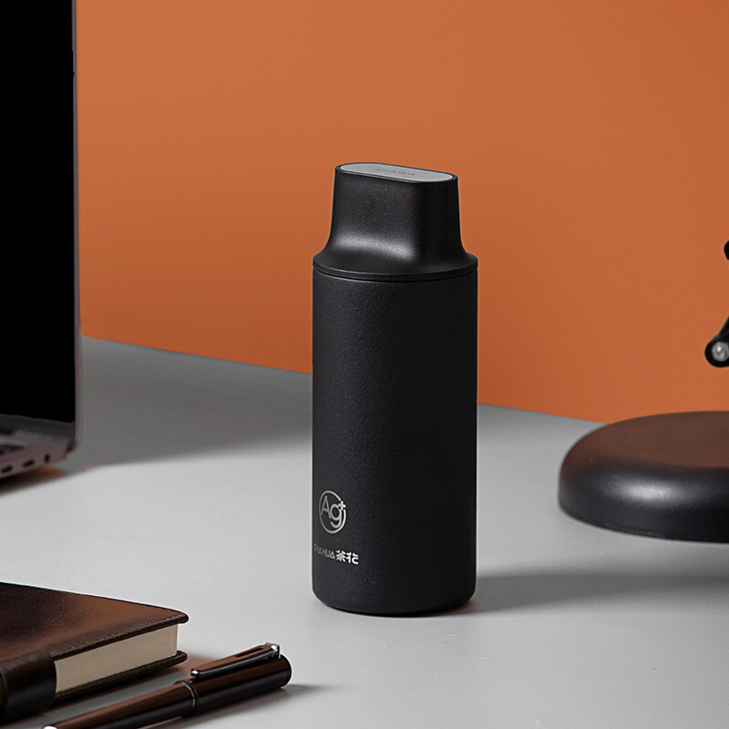 茶花不锈钢保温杯男女户外旅行水杯便携防滑学生茶杯时尚茶杯外带 300ml 黑色