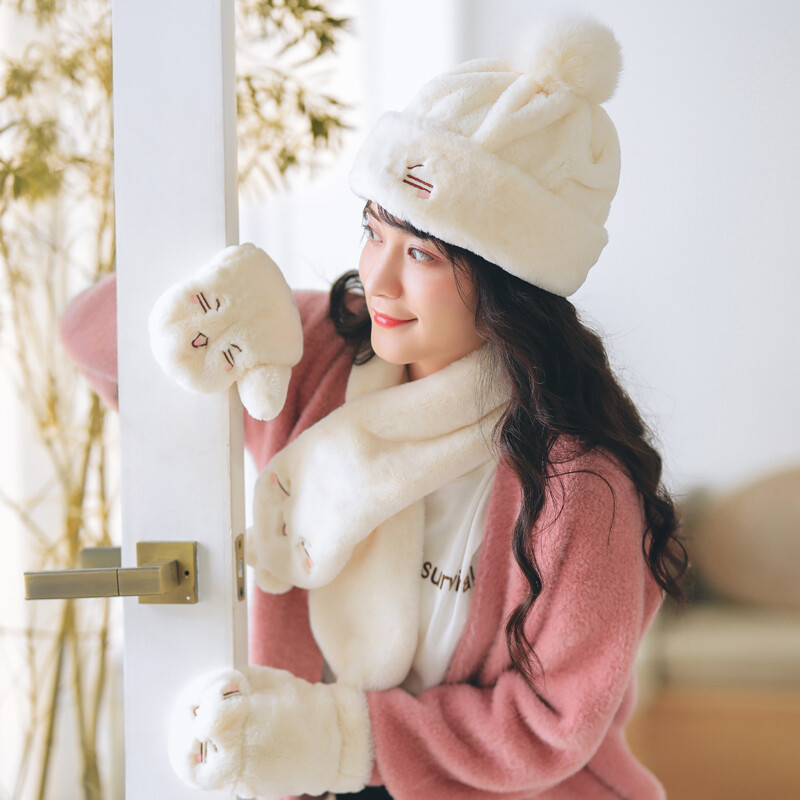 677888 hat scarf gloves three piece suit in one student warm female winter Plush Christmas New Year's Day New Year's birthday gift gift box