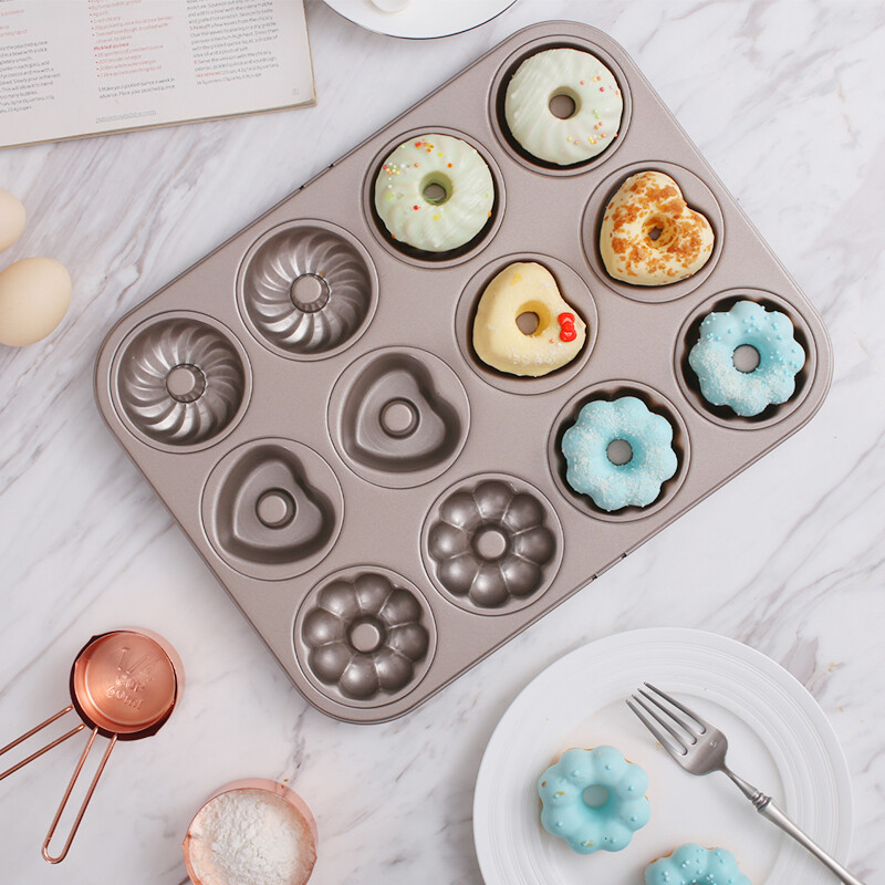 Magic Kitchen cake mold heart-shaped 12 even doughnuts non stick baking mold three flower oven household