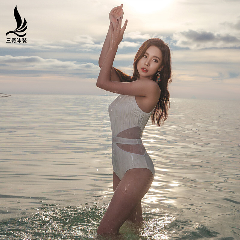 Sanqi black and white one-piece swimsuit women's conservative triangle sexy retro thin belly covering sports hot spring swimsuit 18091m white L