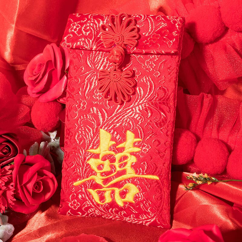 June Bride Wedding red envelope personality creativity big red envelope can hold 10000 yuan embroidered happy word modified bride price red envelope bag is a wedding product