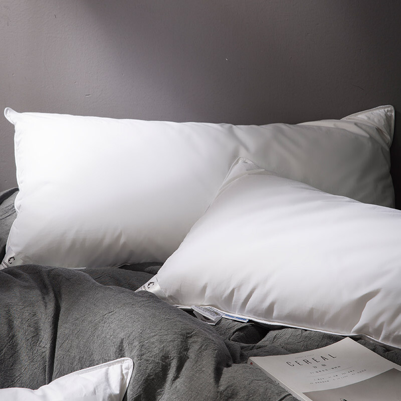 Kangerxin Shimao Hilton authorizes the same five-star hotel down pillow core 90% white goose down hard pillow 74 * 48CM free pillowcase