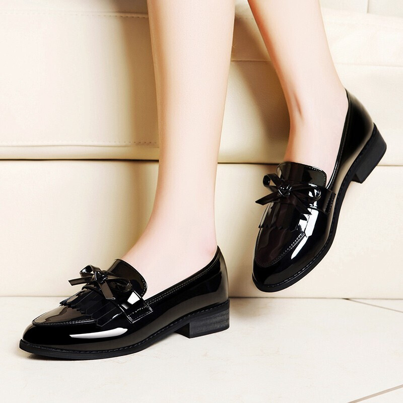 女士时尚休闲百搭英伦风漆皮尖头蝴蝶结低帮粗跟浅口单里小皮鞋 8711