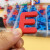 磁性磁力英文大小写字母拼单词卡片磁贴儿童小学26个学习英语早教具男女小学生磁性拼音字母磁贴游戏玩具 数字形状+2个底板