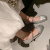 他她熙（TATAXI）女鞋时尚平底鞋2024春新款法式仙女风褶皱一字带粗跟玛丽珍单鞋女 银色  34