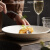 曲笙缘 餐盘日式家用深盘陶瓷沙拉创意汤盘白色岩石菜盘感盘子餐具 [小号]石纹深盘白 1cm