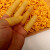 手指米黄色工业一次性乳胶橡胶劳保加厚光滑无粉尘手指套 100克试用款(L码/大码) 黄色指套