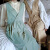 上海紫羲法式V领围裙家用厨房薄款2022新款时尚棉麻宽松透气logo印字 草绿色 均码