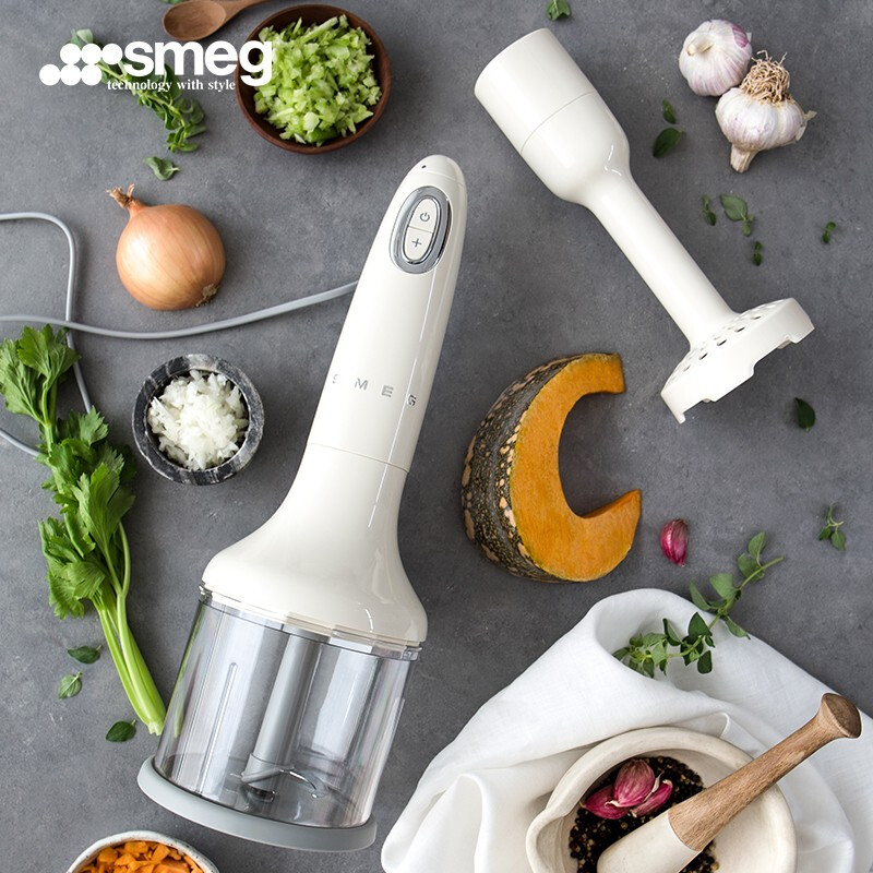 我国鲸鱼机器人：引领全球教育机器人商场销量打破100万套！