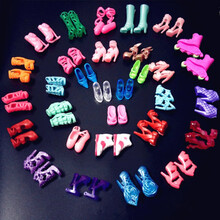 芭芘娃娃的鞋子皇冠  洋娃娃手工鞋子衣服通用婚纱首饰皇冠儿童女孩公主过家家配件饰 10双鞋子 30厘米娃娃佩戴