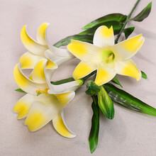 假花摆设香水百合花仿真花束客厅装饰花插花娟花PU干花百合花单支 三花两蕾黄色