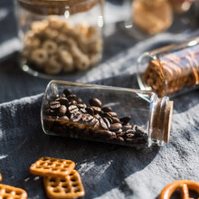 掬涵 软木塞高硼玻璃瓶装饰摆件微景观玻璃罐收纳杂货干花标本 A (4.7cmX10cm)