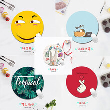 猛豹 鼠标垫ins风加厚可爱卡通小号游戏电竞定做电脑桌键盘垫办公家用学生动漫桌面垫子定制 随机图案【圆形】