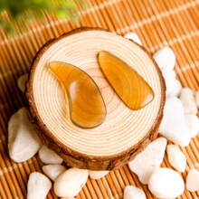 古筝指甲牛角演奏级成人儿童初学生料凹槽双面弧摇指神器义甲 凹槽款8片中(黄牛角)+