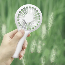 凯利亚 小风扇迷你手持USB可充电小电扇桌面手机支架小型风扇随身便携 办公室学生宿舍台式小电扇 白色