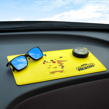 防滑垫车用汽车摆件车载置物垫车内中控仪表台手机固定防晒耐高温卡通新车必备 皮卡丘长27厘米宽15厘米