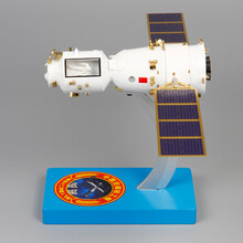 特尔博 神舟十二号模型中国空间站载人航天器合金仿真 1：50