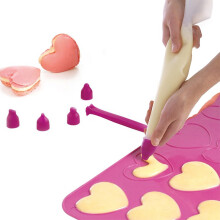 法国mastrad爱心马卡龙烘焙套装 带裱花袋裱花嘴马卡龙烘焙垫套装 粉紫色 编码