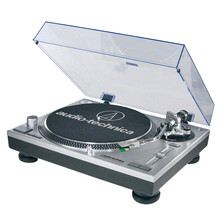 【威仕滕w60和爱科技AKGK420P哪个好】威仕