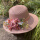 大玫瑰丝绒织带圆顶草帽皮粉色