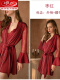 红色吊带裙+睡袍