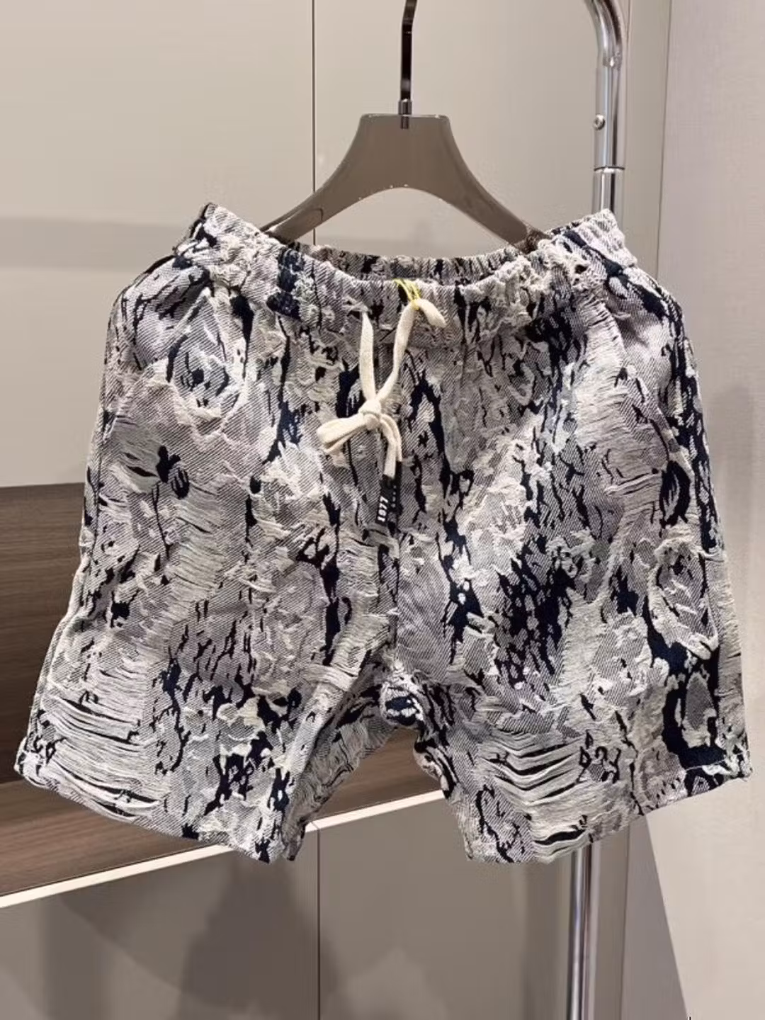 High-end Floral Denim Shorts Men's 2026 Summer Fashion Versatile Loose Blue And White Porcelain Five-point Pants Casual Pants, Color 28_mkmklike.com
