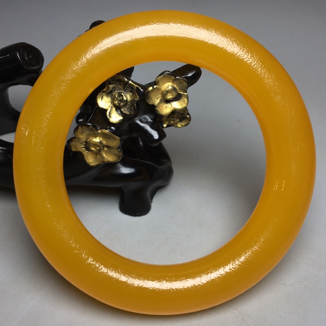 鸡油黄玛瑙手镯