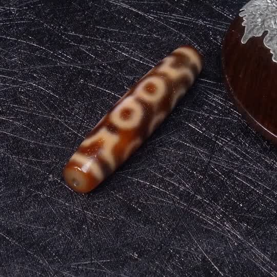 由十相自在的功德加持,对生性软弱和威势不够的人有贴合命的补充效果.