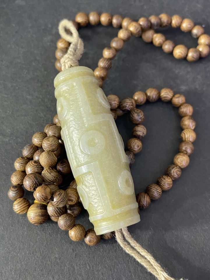 和田玉九眼天珠挂件